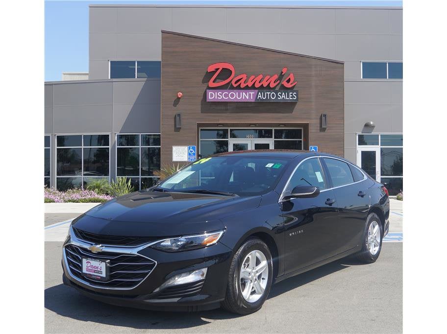 2024 Chevrolet Malibu LT in Mosaic Black Metallic — front three-quarter view