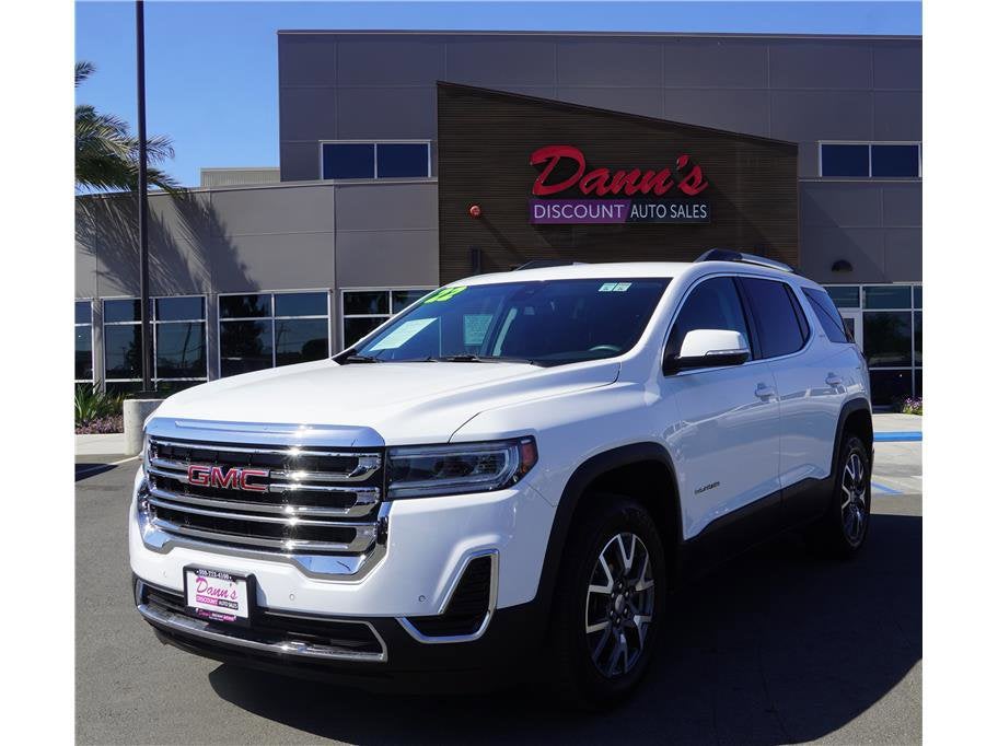 2022 GMC Acadia SLE in Summit White — front three-quarter view