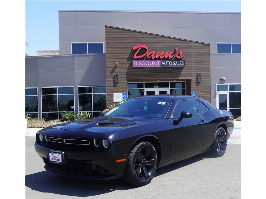 2016 Dodge Challenger SXT in Pitch Black Clearcoat — front three-quarter view
