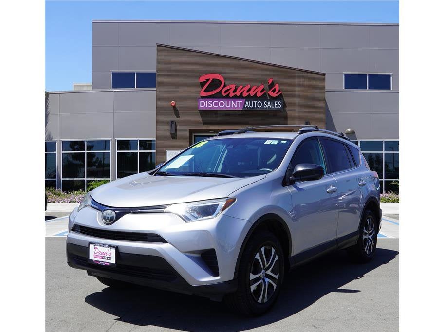 2018 Toyota RAV4 LE in Silver — front three-quarter view