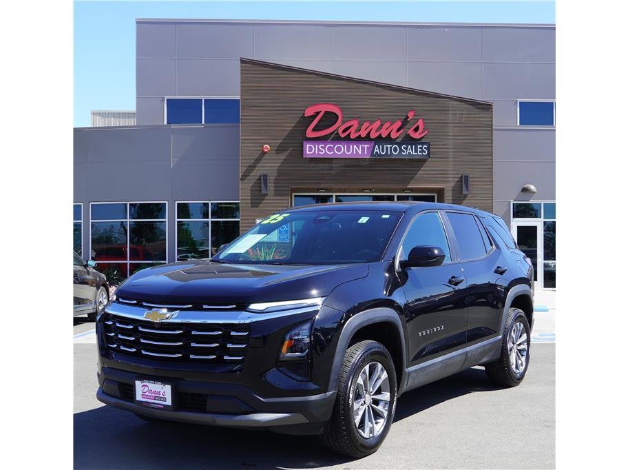 2025 Chevrolet Equinox FWD LT in Mosaic Black Metallic — front three-quarter view